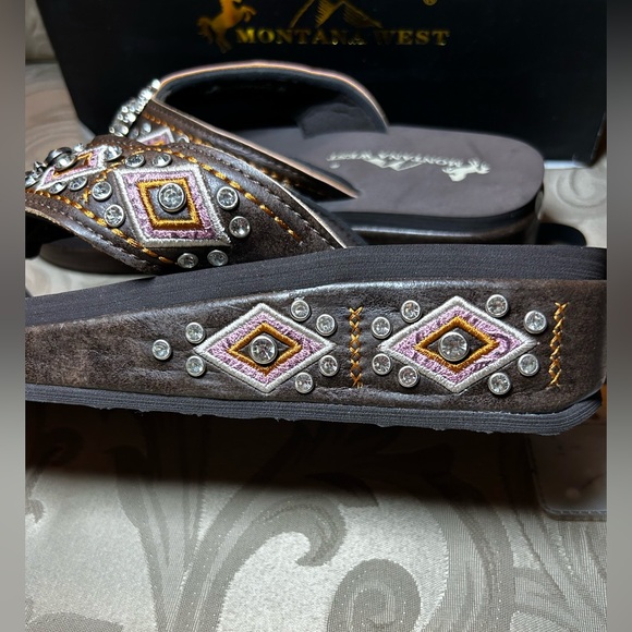 NWT in BoxMontana West Women’s 8 Brown Embellished Wedge Sandals Silver Pink - Picture 5 of 10